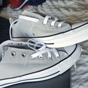 Converse Women's Light Gray Sneakers